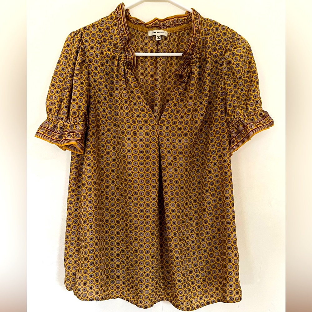 L Yellow Top w geometric patterns